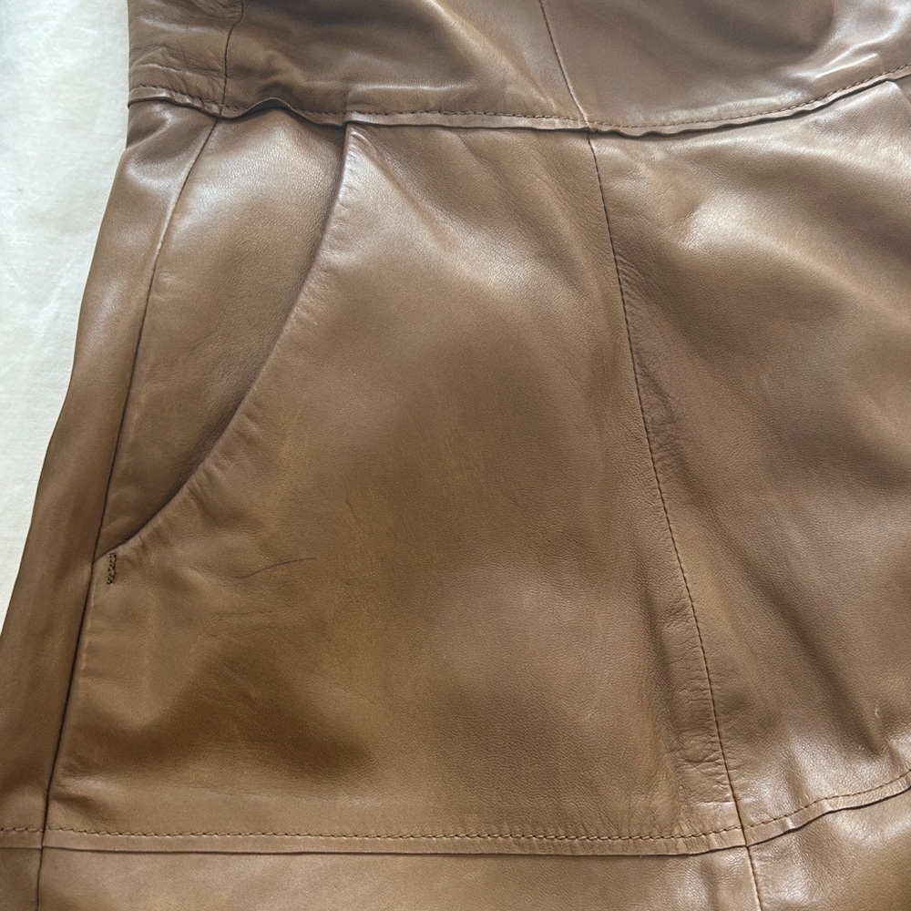 Buttery-soft Brunello Cucinelli full brown leather skirt with pockets - Picture 5 of 14